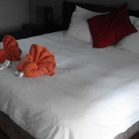 Flamboyant Guest Lodge Johannesburg Luaran gambar
