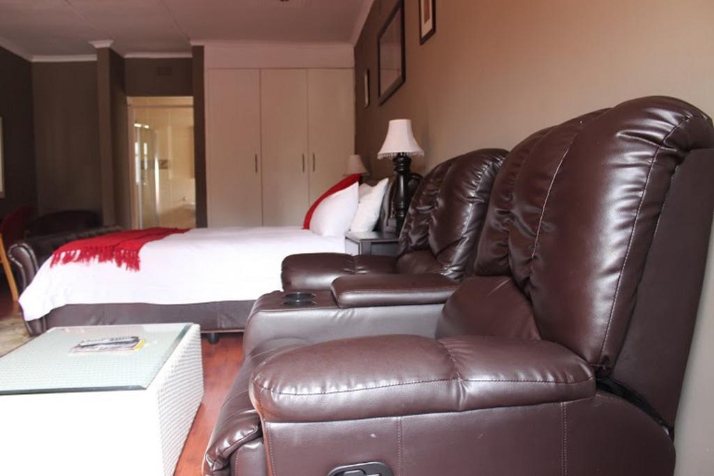 Flamboyant Guest Lodge Johannesburg Luaran gambar