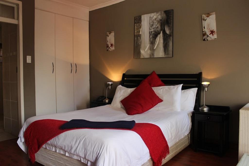 Flamboyant Guest Lodge Johannesburg Luaran gambar